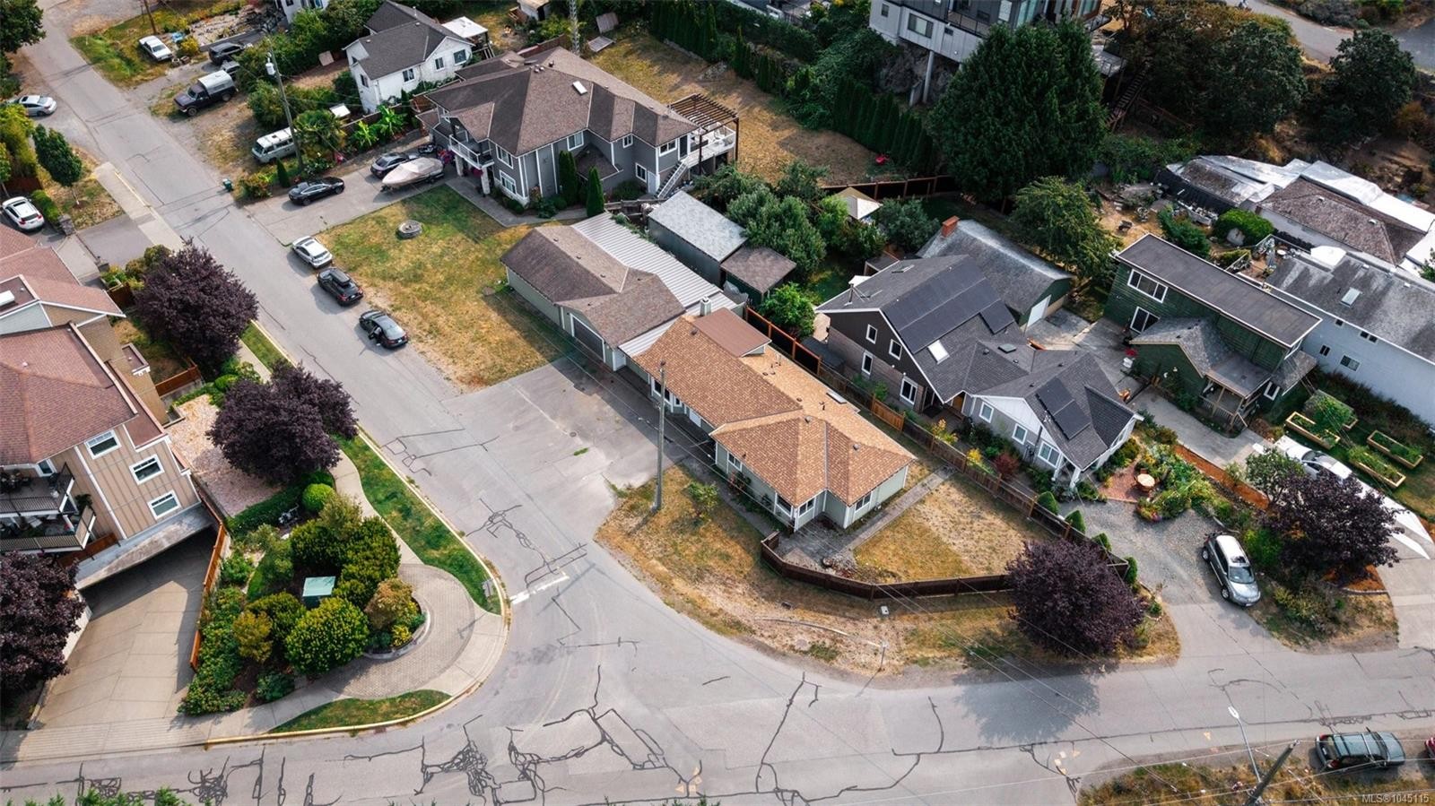 9 Camden Ave, View Royal, BC