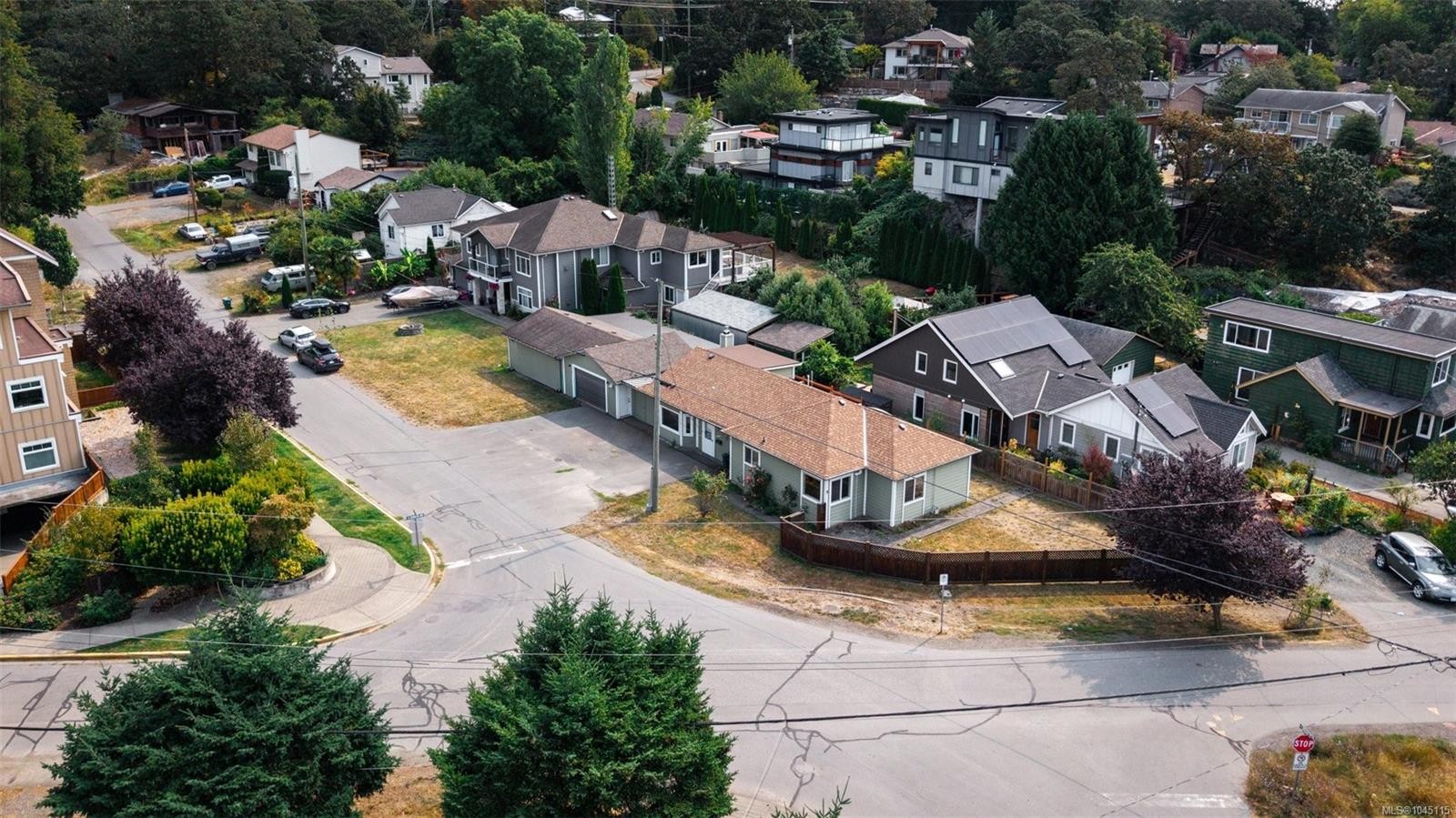 9 Camden Ave, View Royal, BC