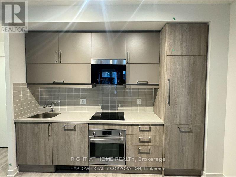 930 - 8119 Birchmount Road, Markham, ON - Indoor Photo Showing Kitchen