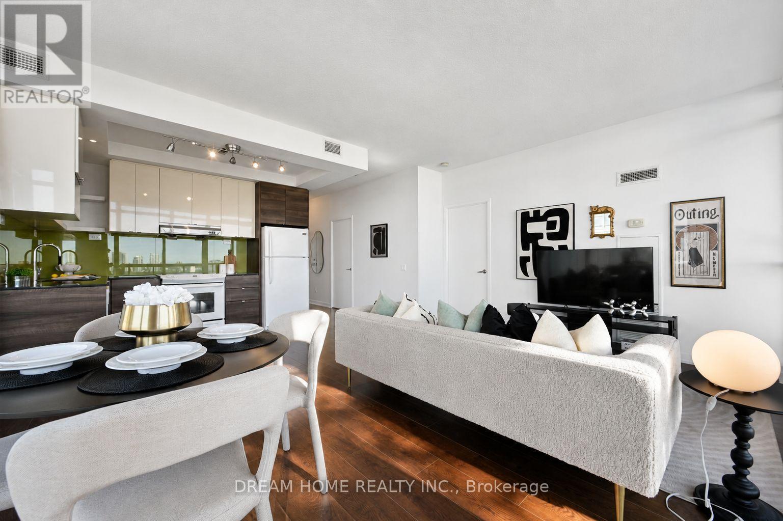 2608 - 121 Mcmahon Drive, Toronto, ON - Indoor