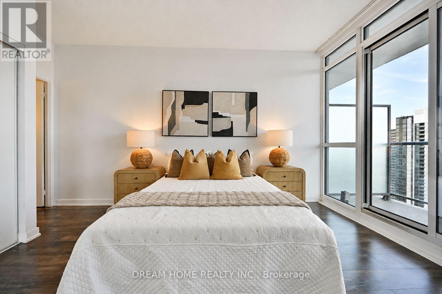 2608 - 121 Mcmahon Drive, Toronto, ON - Indoor Photo Showing Bedroom