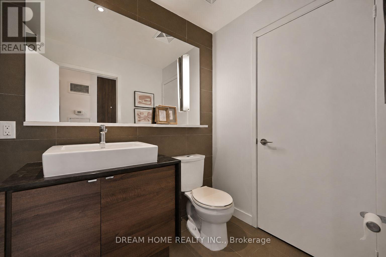 2608 - 121 Mcmahon Drive, Toronto, ON - Indoor Photo Showing Bathroom