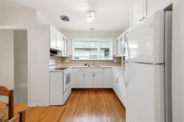 424 Dunrobin Ave, Winnipeg, MB - Indoor Photo Showing Kitchen