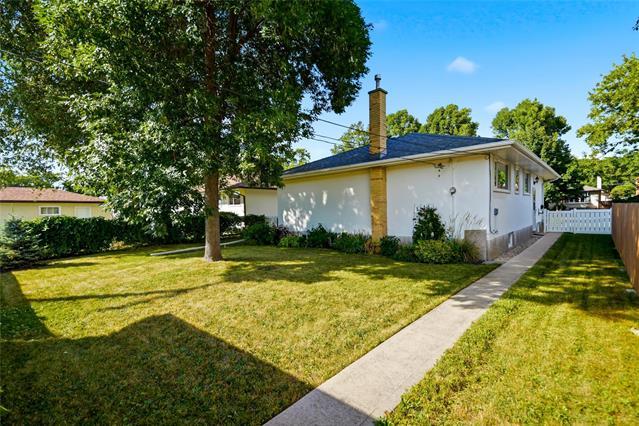 424 Dunrobin Ave, Winnipeg, MB - Outdoor