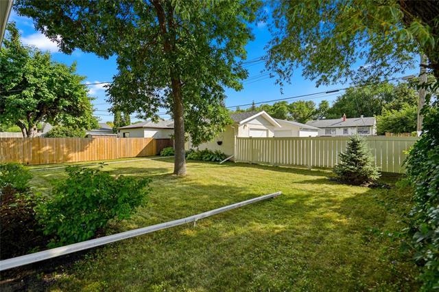 424 Dunrobin Ave, Winnipeg, MB - Outdoor