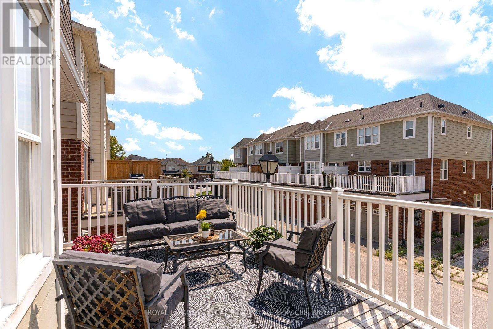 672 Mceastern Path, Milton, ON - Outdoor With Deck Patio Veranda With Exterior