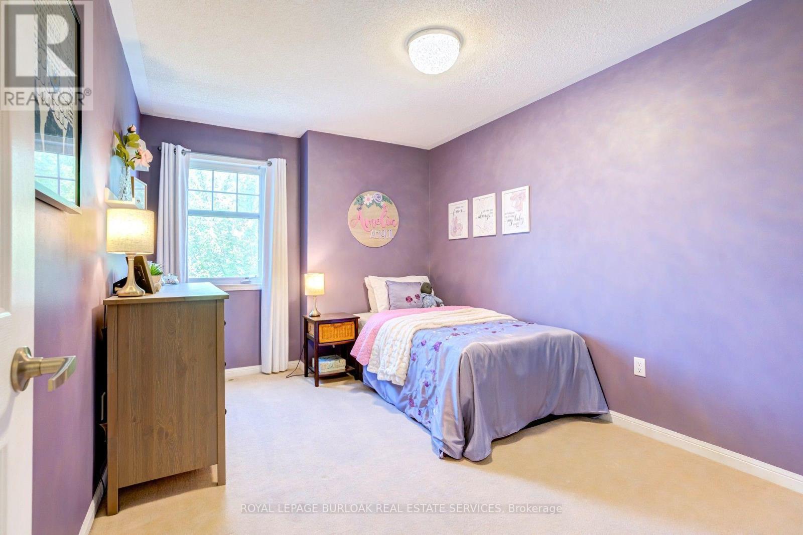 672 Mceastern Path, Milton, ON - Indoor Photo Showing Bedroom