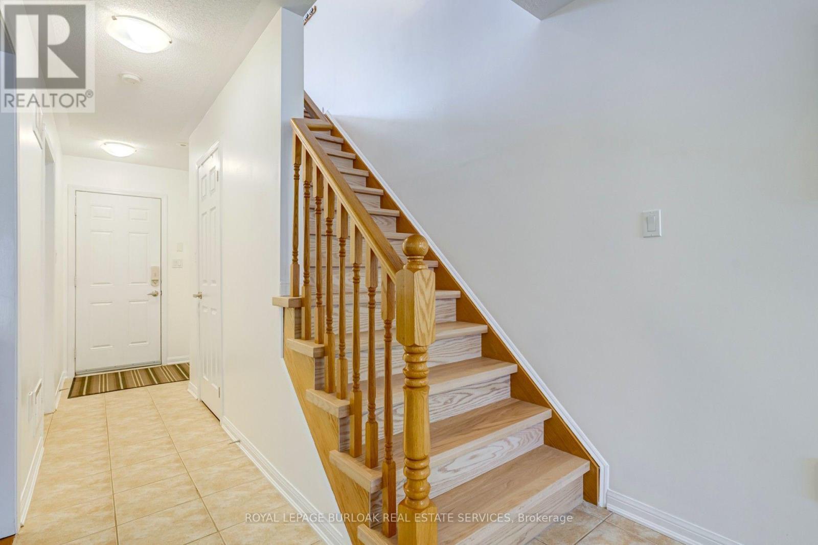 672 Mceastern Path, Milton, ON - Indoor Photo Showing Other Room