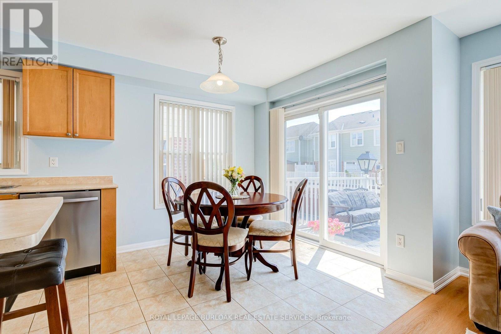 672 Mceastern Path, Milton, ON - Indoor Photo Showing Dining Room