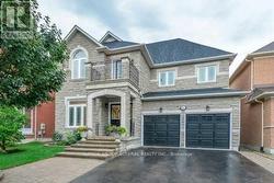 46 OCEANVIEW STREET Richmond Hill, ON L4S 2J8