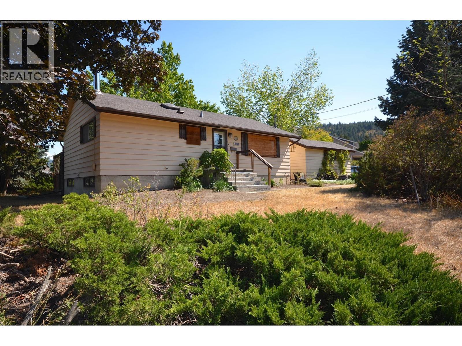 7609 Cunliffe Road, Coldstream, BC - Outdoor
