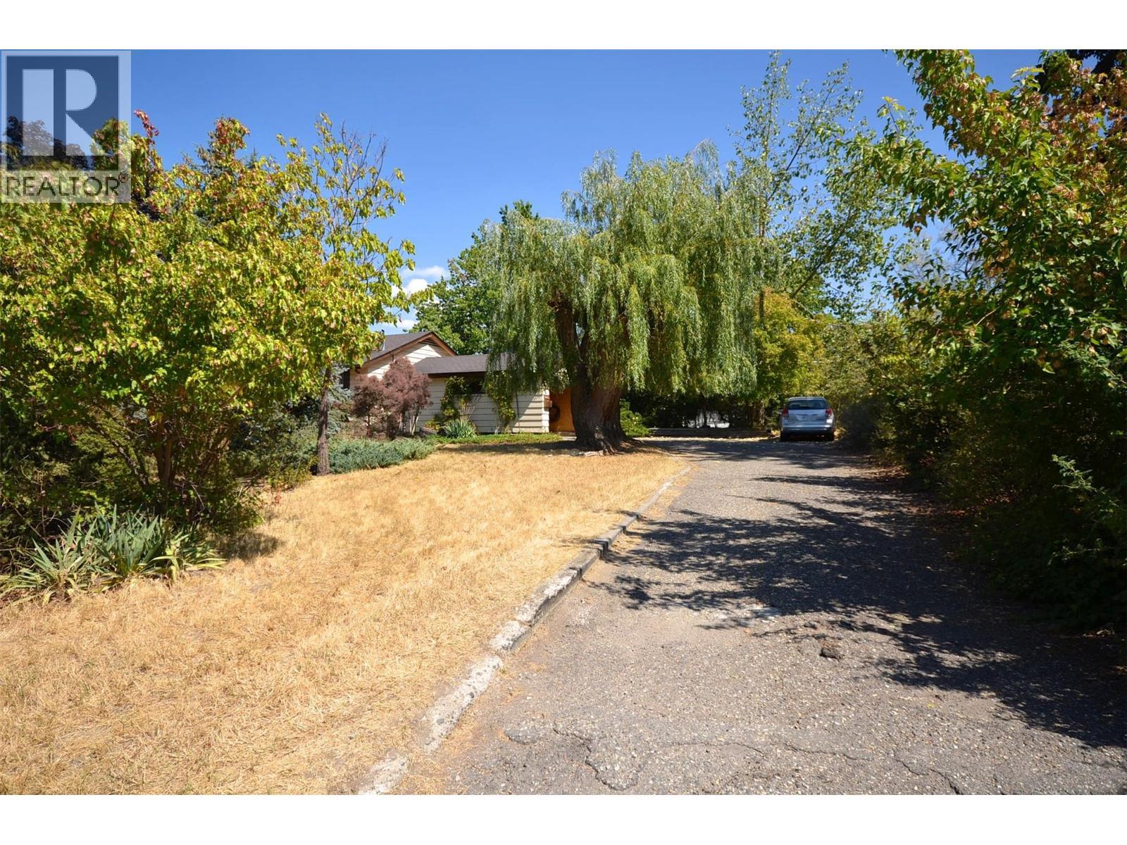 7609 Cunliffe Road, Coldstream, BC - Outdoor