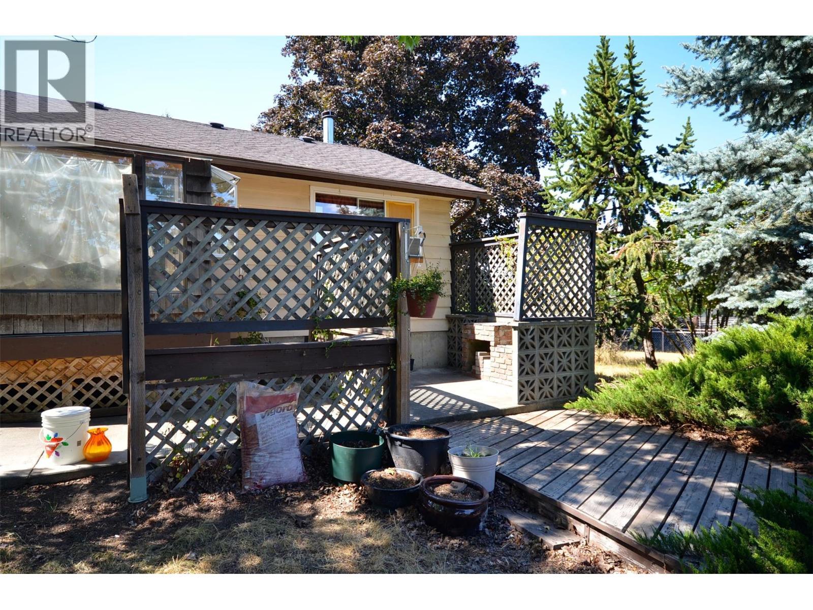 7609 Cunliffe Road, Coldstream, BC - Outdoor