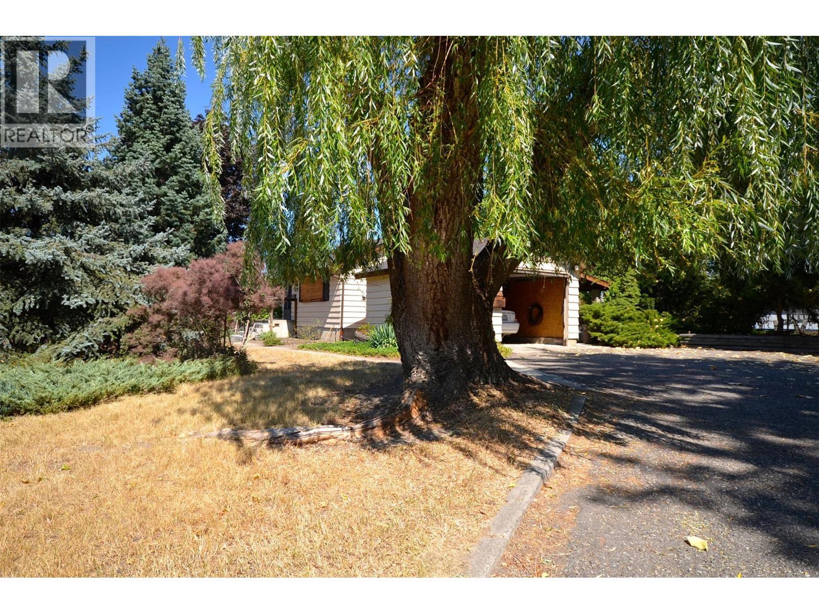 7609 Cunliffe Road, Coldstream, BC - Outdoor