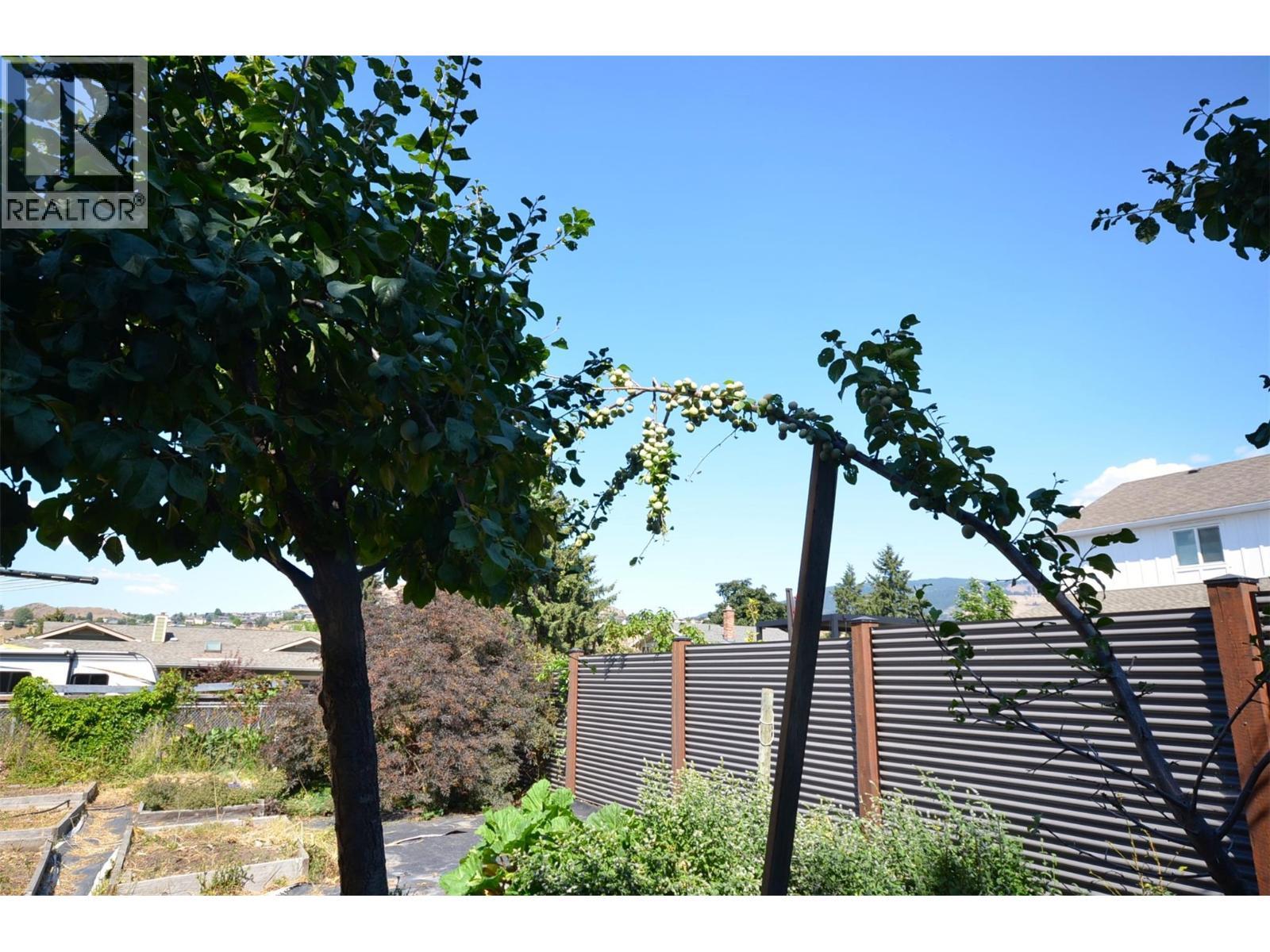 7609 Cunliffe Road, Coldstream, BC - Outdoor