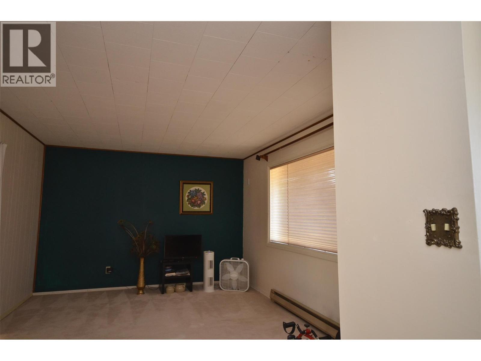 7609 Cunliffe Road, Coldstream, BC - Indoor