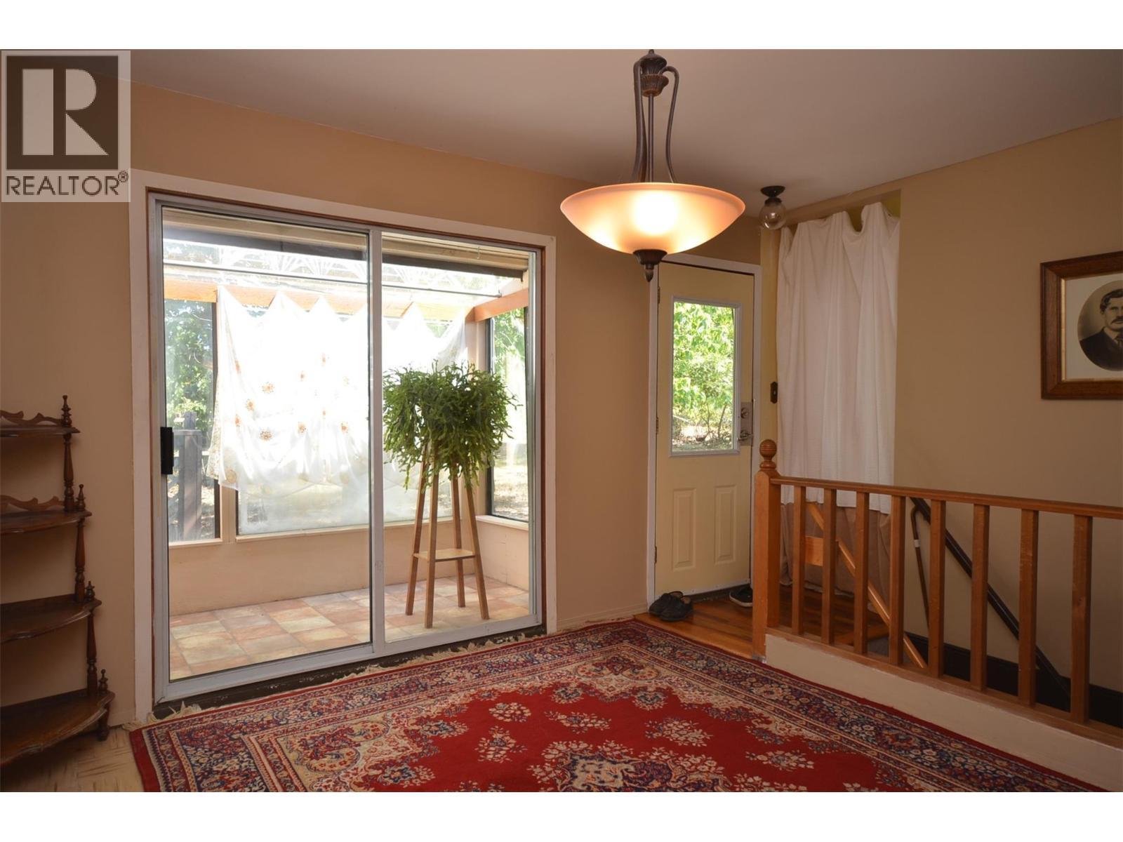 7609 Cunliffe Road, Coldstream, BC - Indoor Photo Showing Other Room