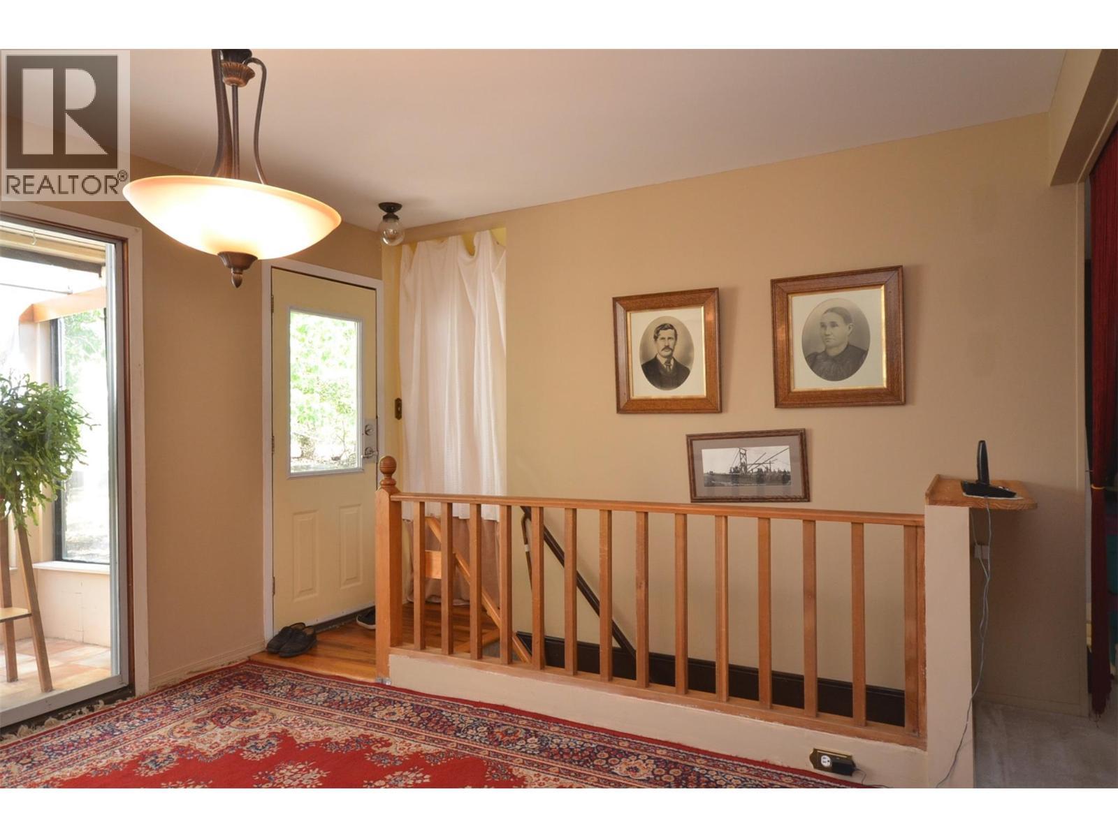7609 Cunliffe Road, Coldstream, BC - Indoor Photo Showing Other Room