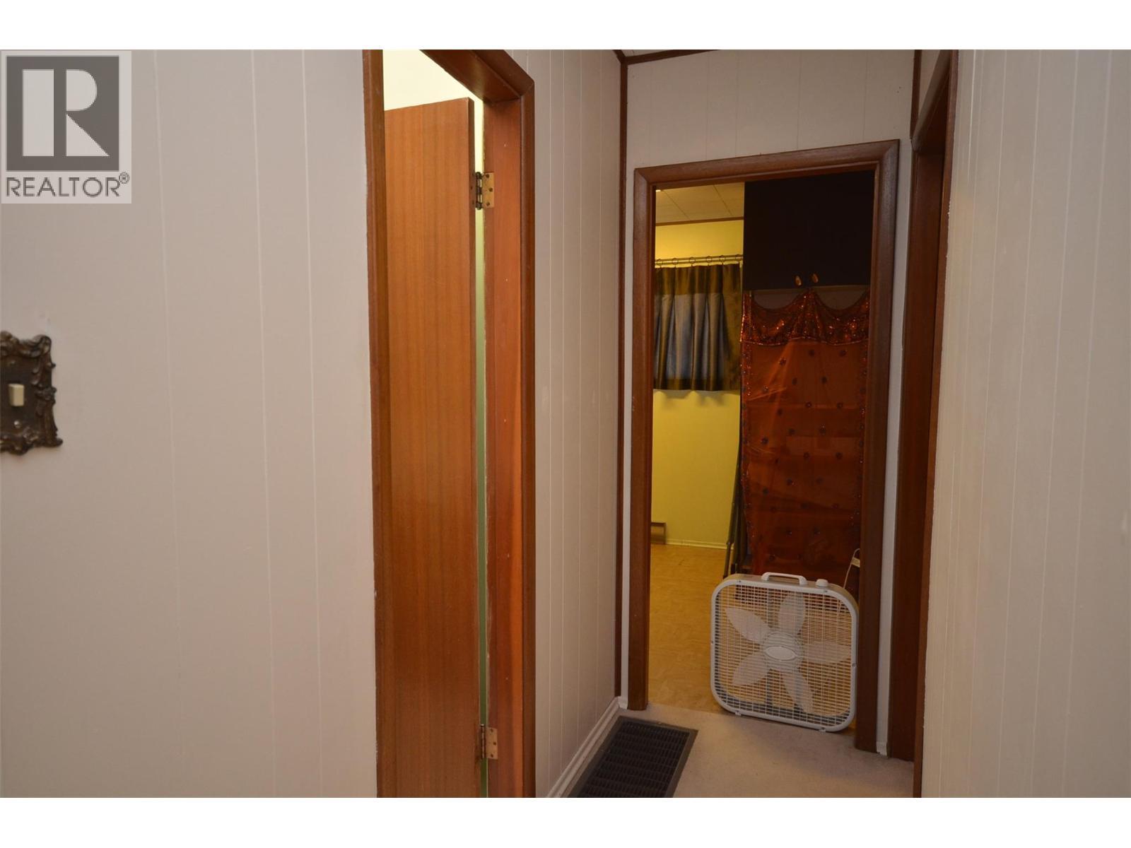7609 Cunliffe Road, Coldstream, BC - Indoor Photo Showing Other Room