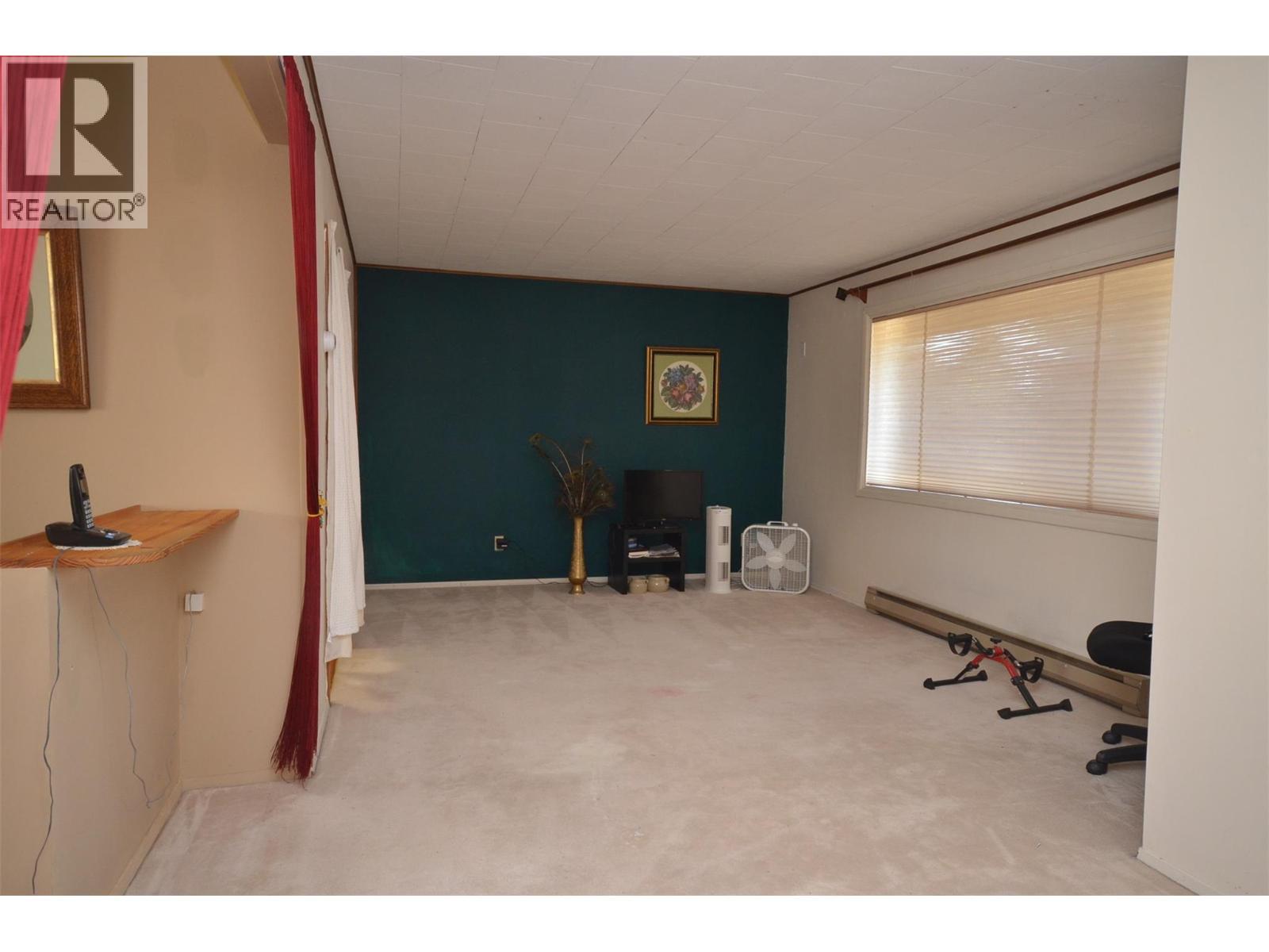 7609 Cunliffe Road, Coldstream, BC - Indoor