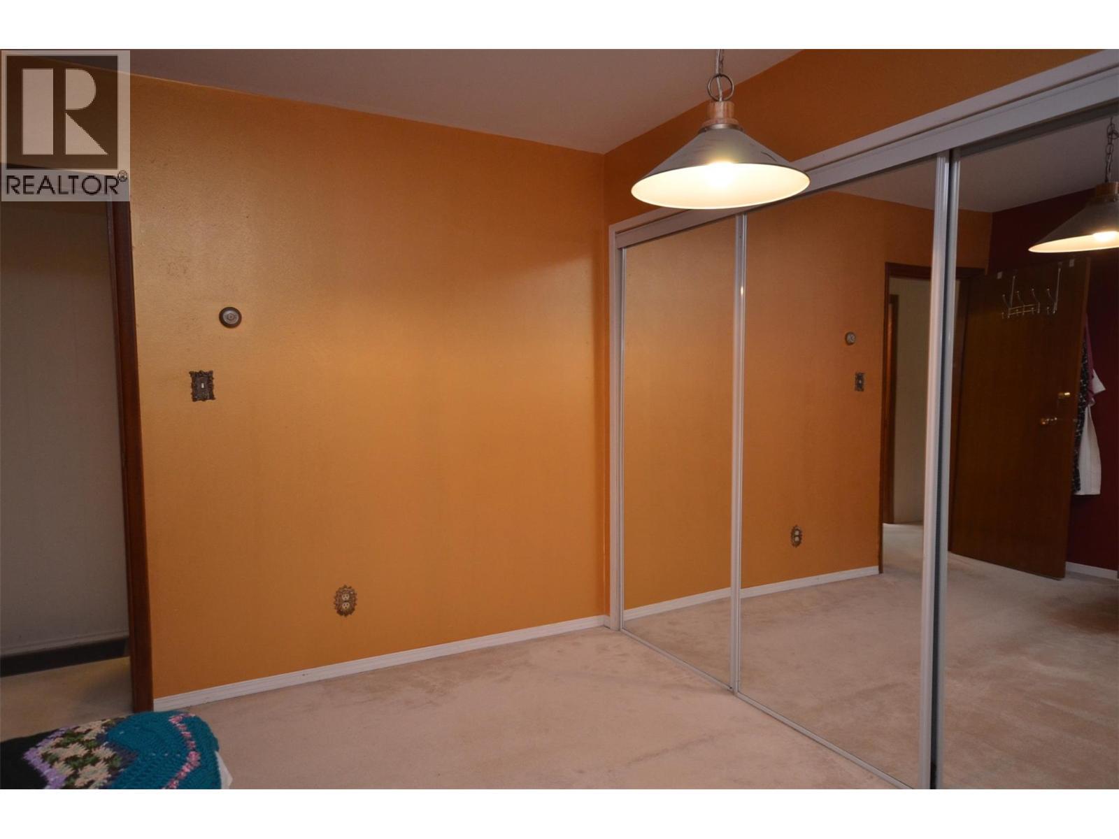 7609 Cunliffe Road, Coldstream, BC - Indoor