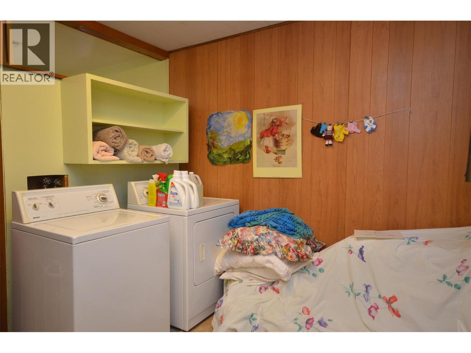 7609 Cunliffe Road, Coldstream, BC - Indoor Photo Showing Laundry Room