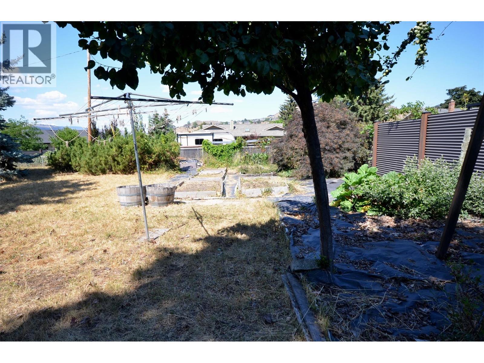 7609 Cunliffe Road, Coldstream, BC - Outdoor