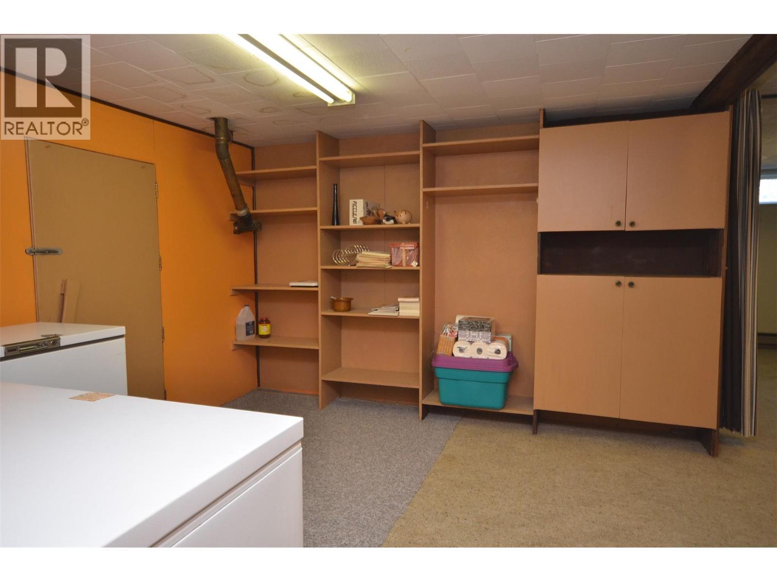 7609 Cunliffe Road, Coldstream, BC - Indoor