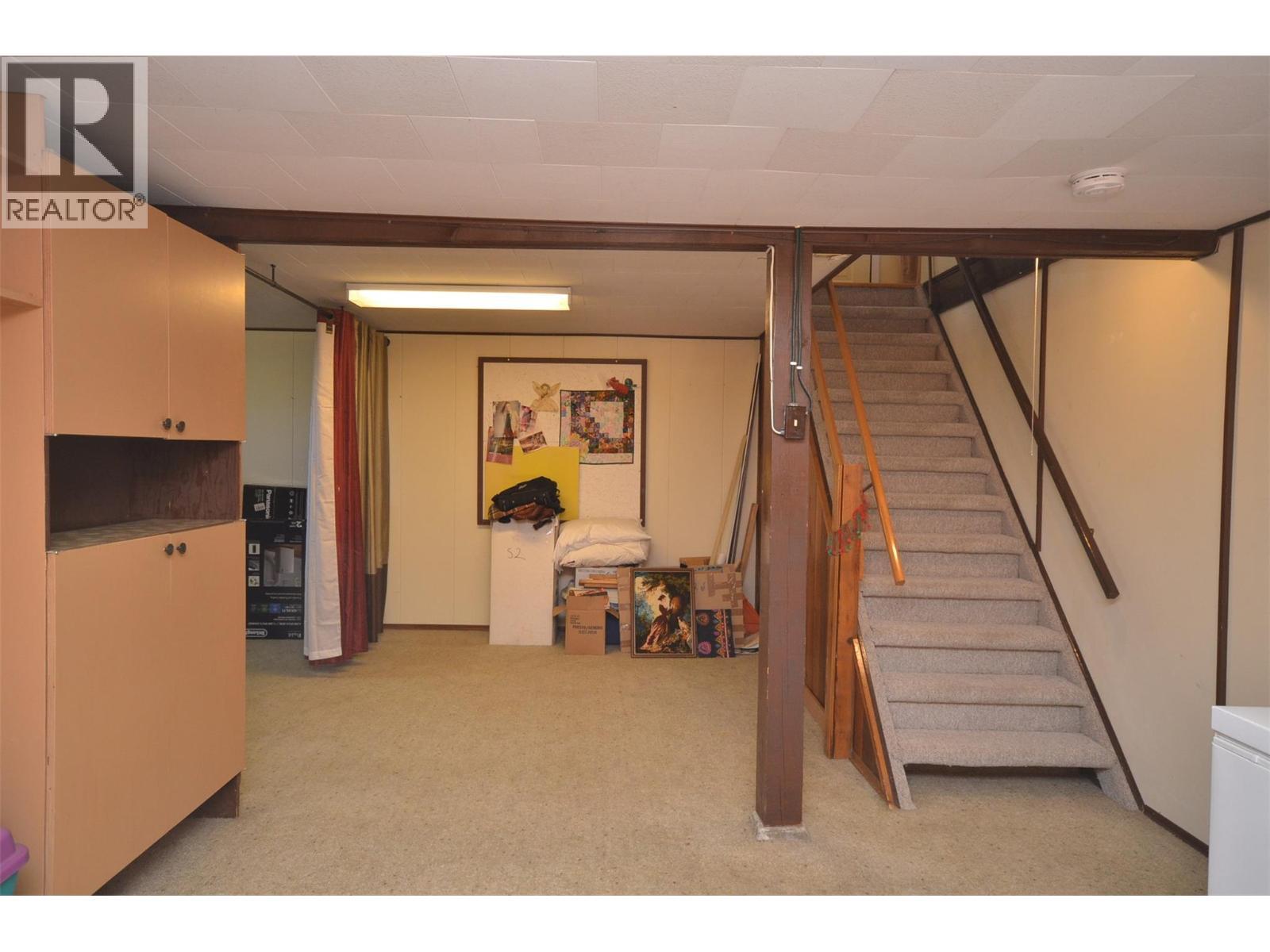 7609 Cunliffe Road, Coldstream, BC - Indoor