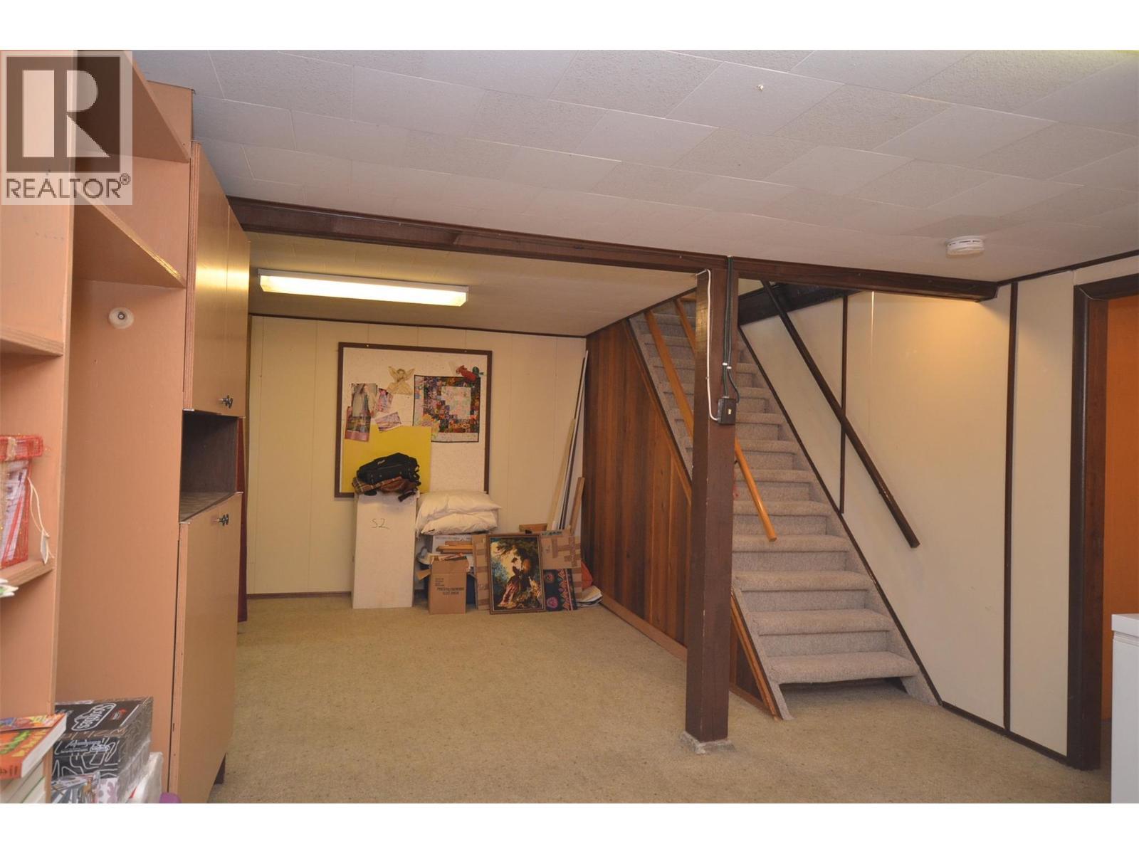 7609 Cunliffe Road, Coldstream, BC - Indoor Photo Showing Other Room