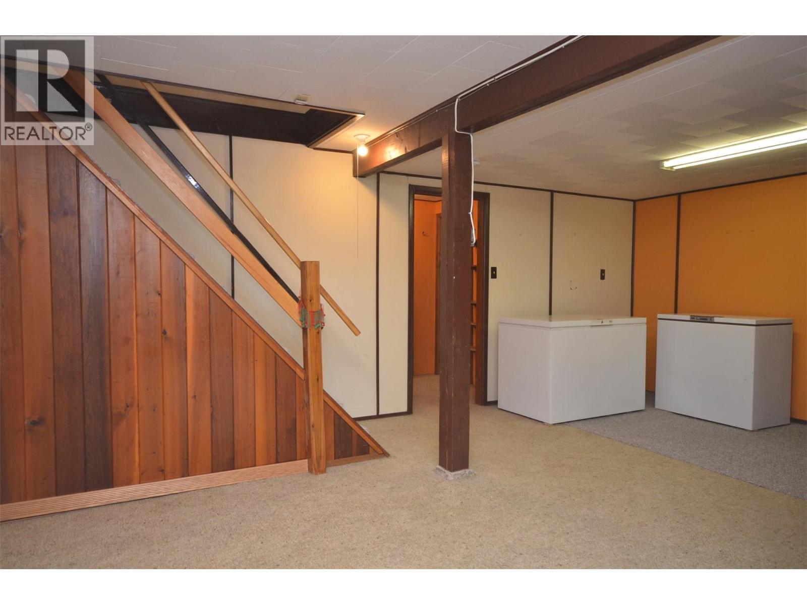 7609 Cunliffe Road, Coldstream, BC - Indoor