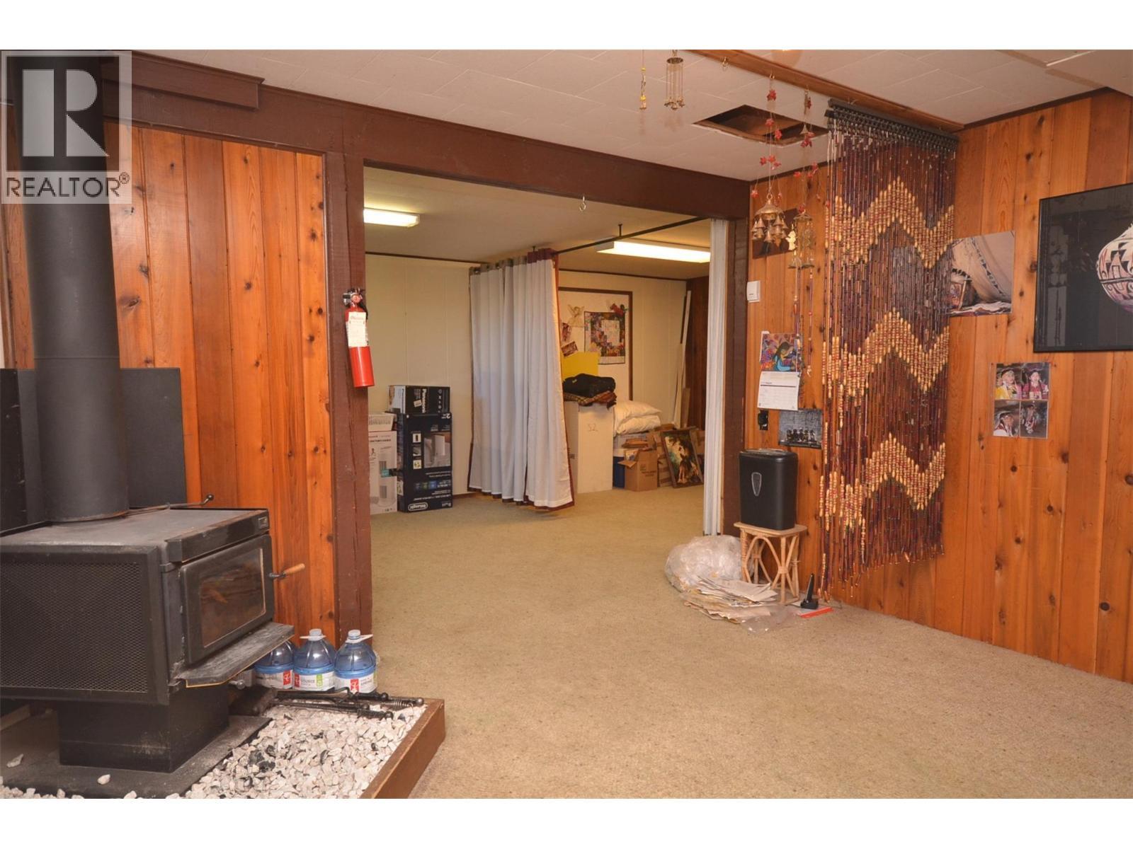 7609 Cunliffe Road, Coldstream, BC - Indoor