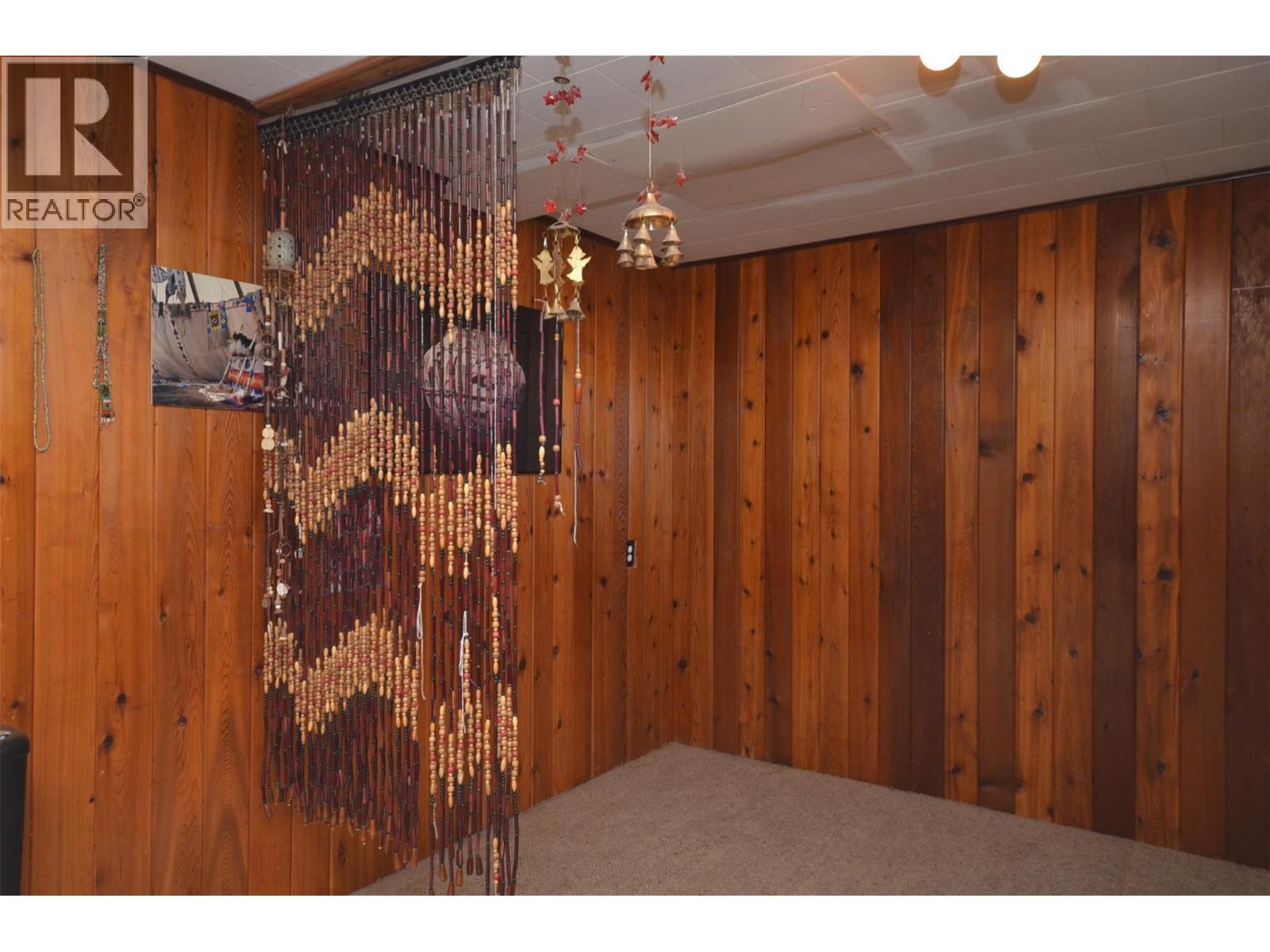 7609 Cunliffe Road, Coldstream, BC - Indoor Photo Showing Other Room