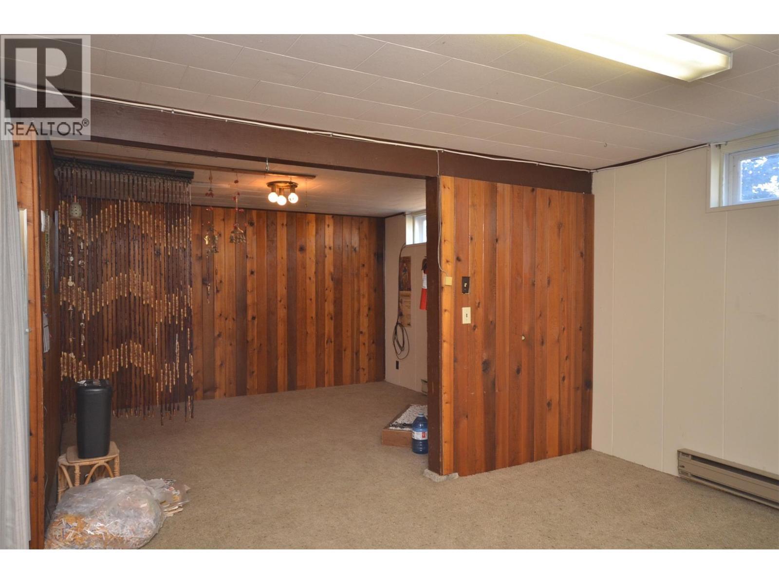 7609 Cunliffe Road, Coldstream, BC - Indoor