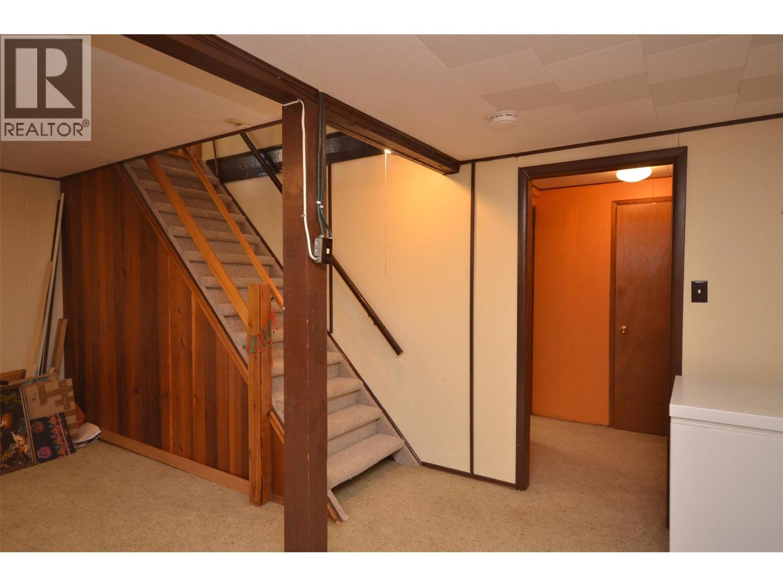 7609 Cunliffe Road, Coldstream, BC - Indoor Photo Showing Other Room