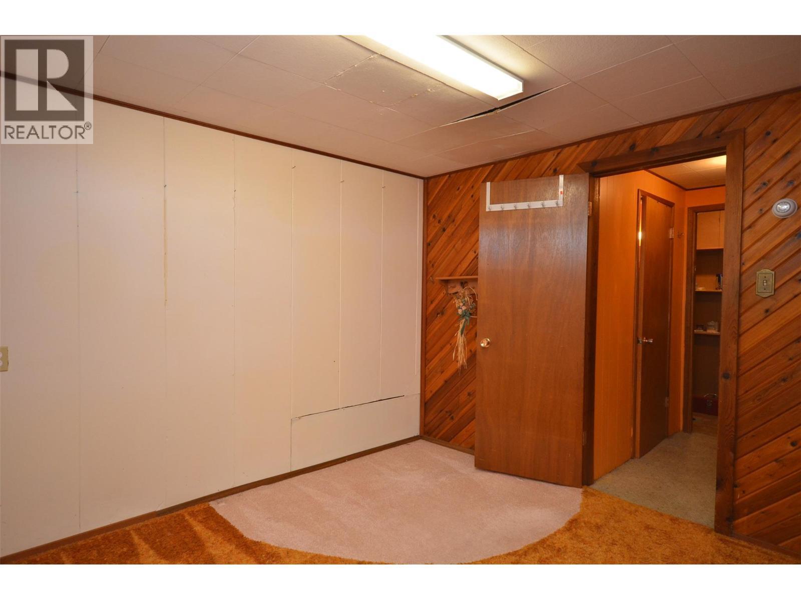 7609 Cunliffe Road, Coldstream, BC - Indoor Photo Showing Other Room