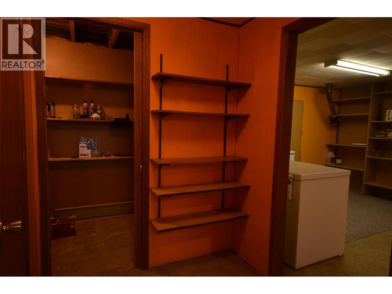 7609 Cunliffe Road, Coldstream, BC - Indoor