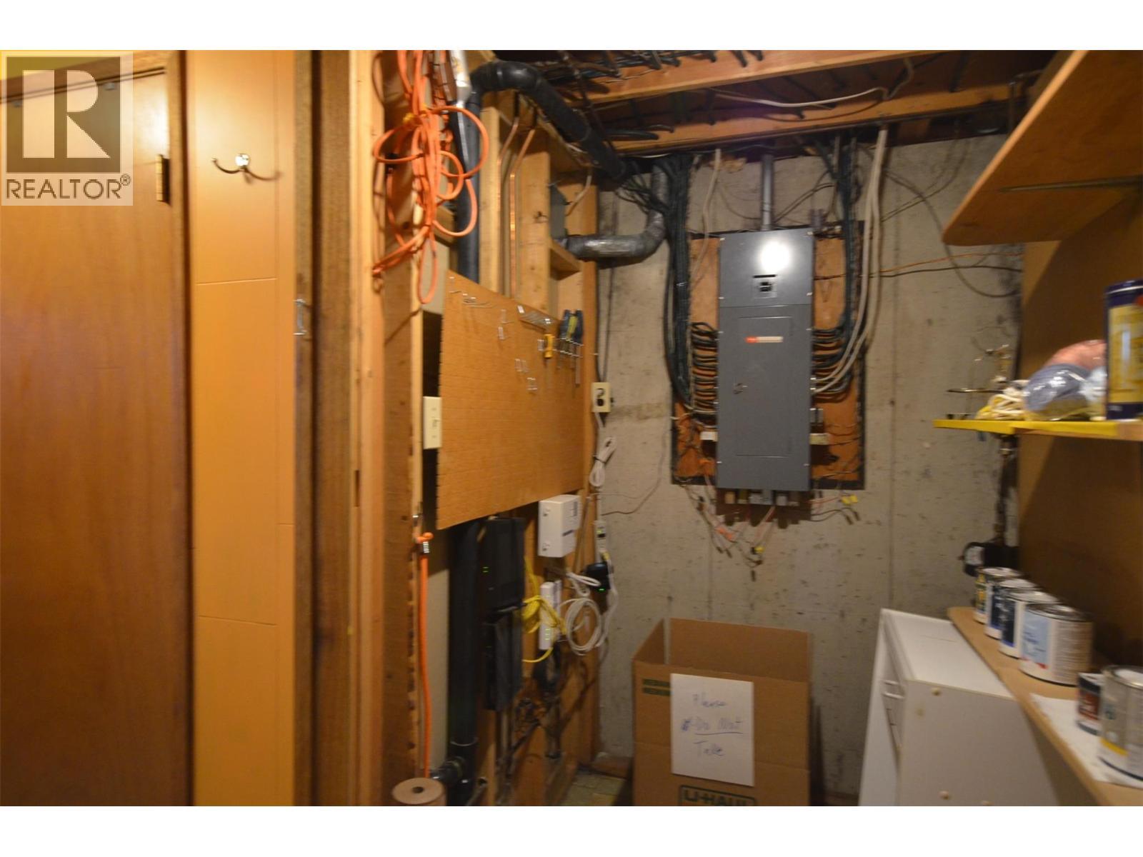 7609 Cunliffe Road, Coldstream, BC - Indoor Photo Showing Basement
