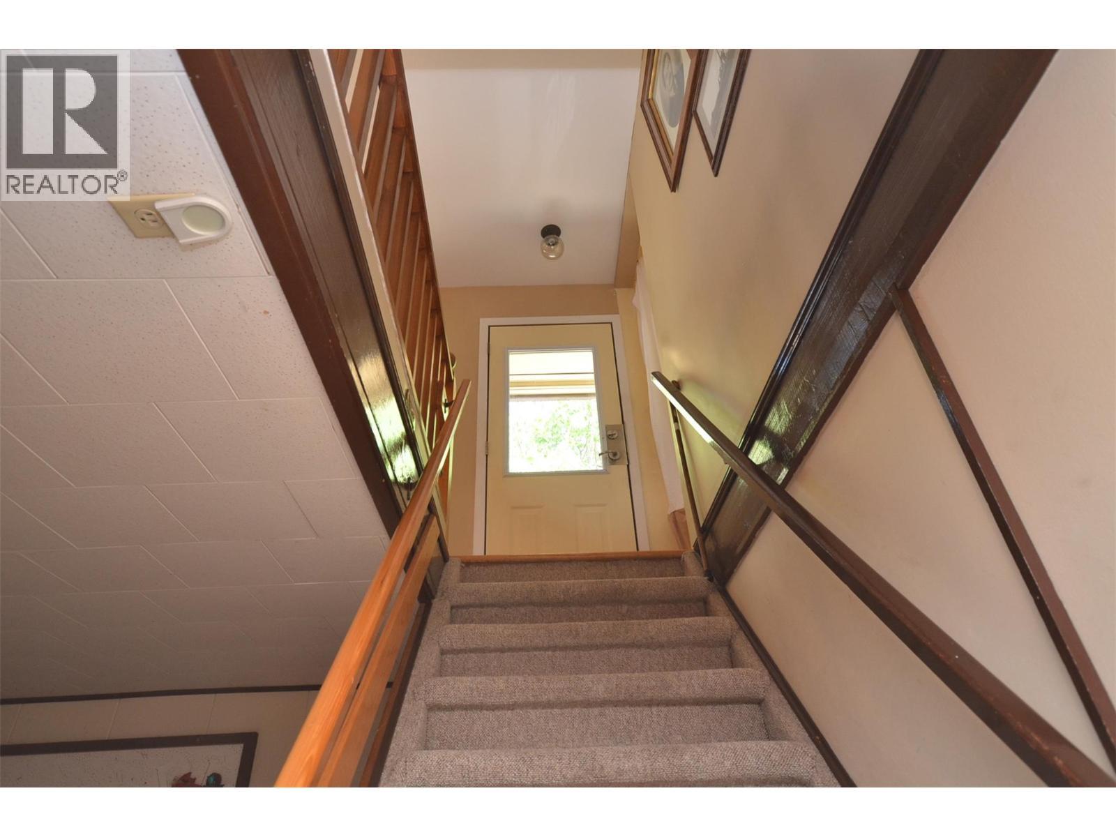 7609 Cunliffe Road, Coldstream, BC - Indoor Photo Showing Other Room