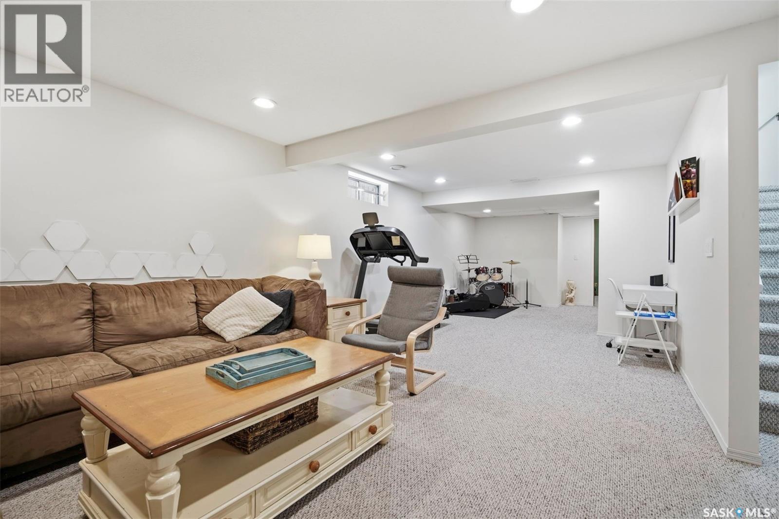 306 Whitewood Road, Saskatoon, SK - Indoor