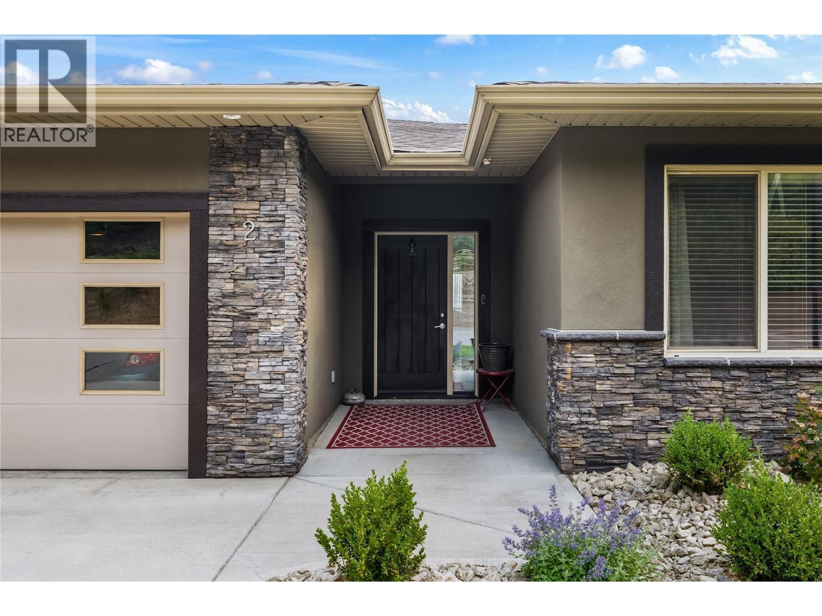 2421 Glacier Court Unit# 2, Kelowna, BC - Outdoor