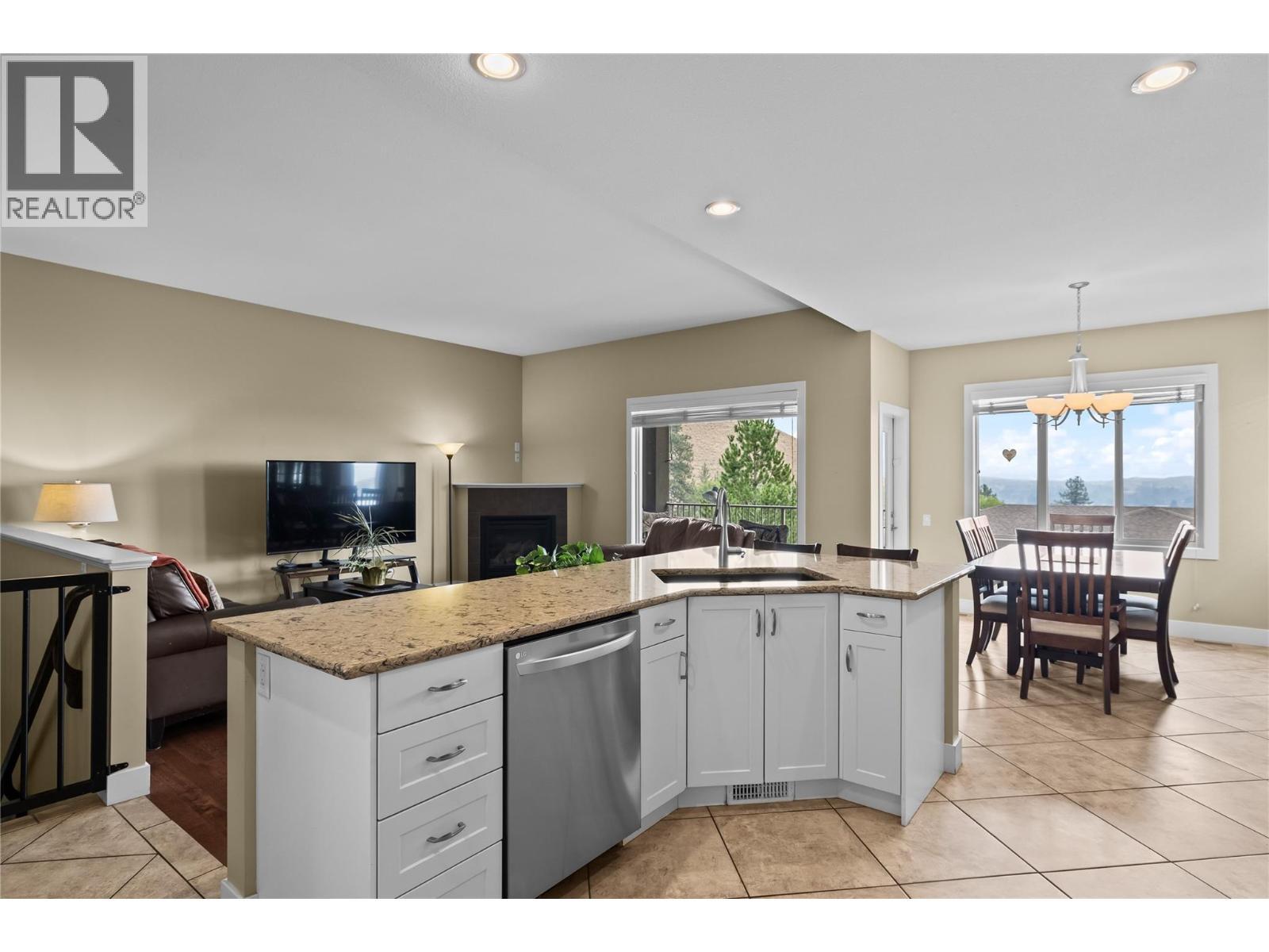2421 Glacier Court Unit# 2, Kelowna, BC - Indoor
