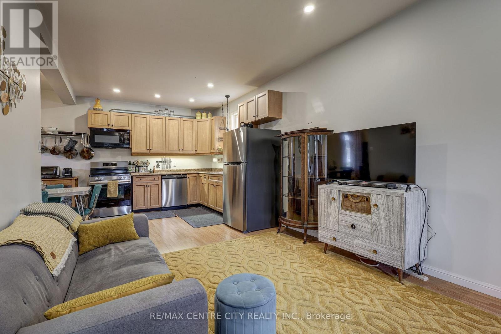 169 Wellington Street, St. Thomas, ON - Indoor