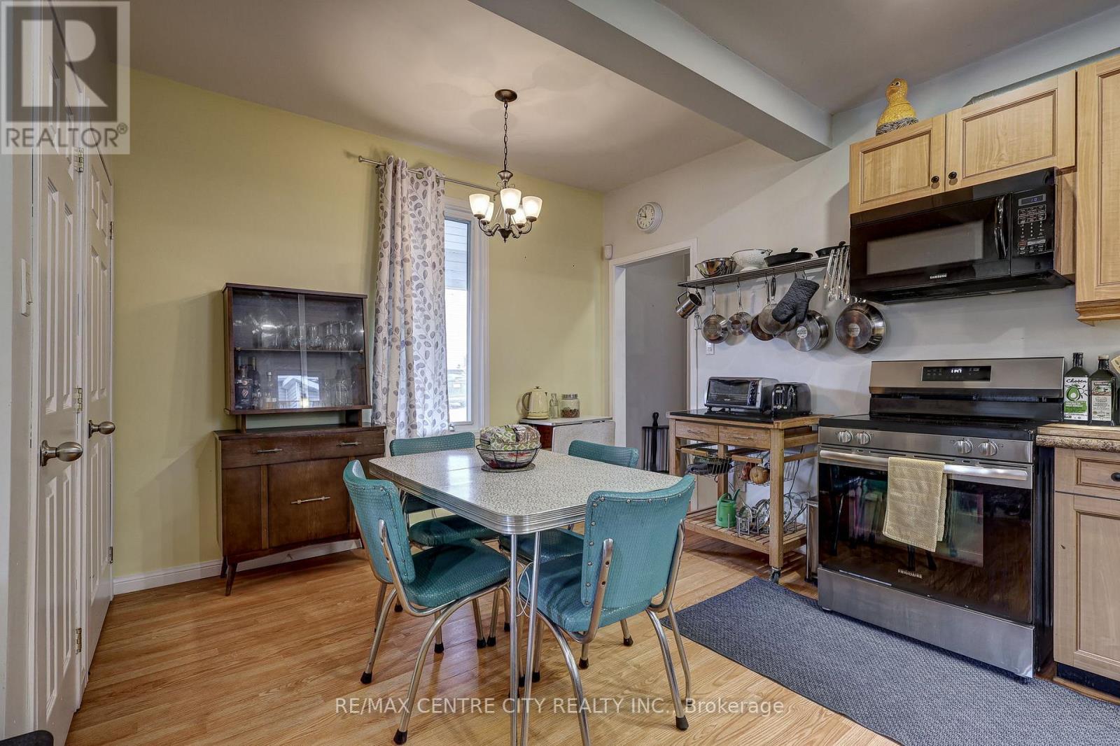 169 Wellington Street, St. Thomas, ON - Indoor