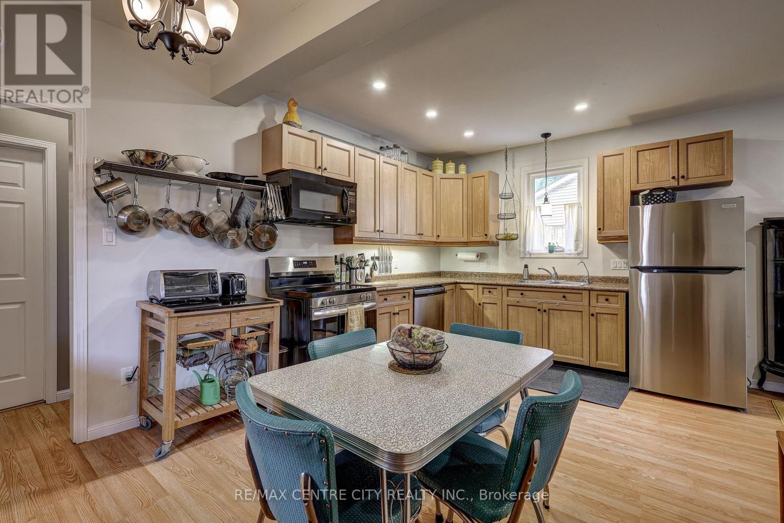 169 Wellington Street, St. Thomas, ON - Indoor Photo Showing Other Room