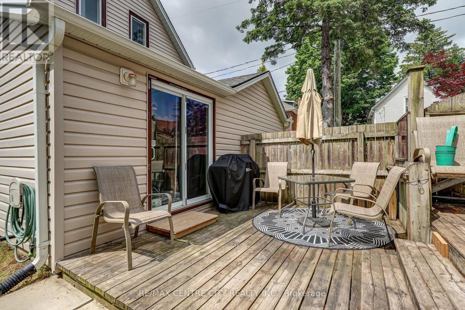 169 Wellington Street, St. Thomas, ON - Outdoor With Deck Patio Veranda With Exterior