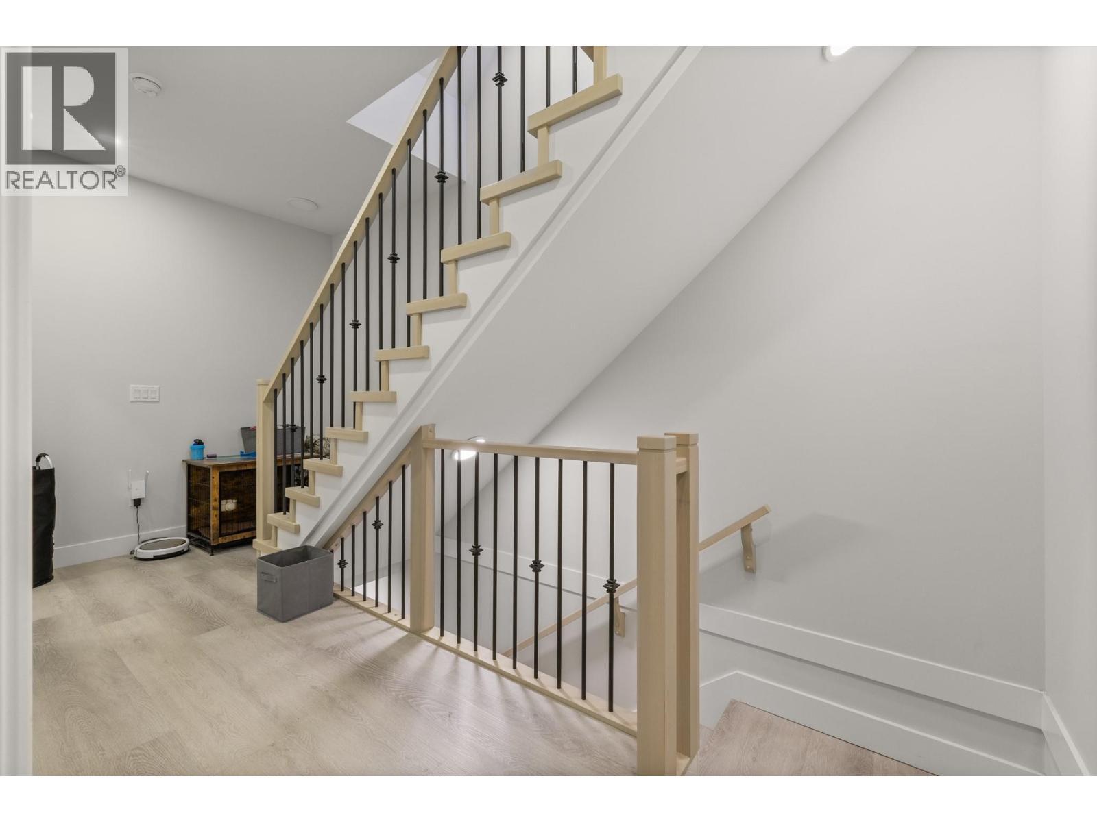 830 Glenwood Avenue Unit# 2, Kelowna, BC - Indoor Photo Showing Other Room