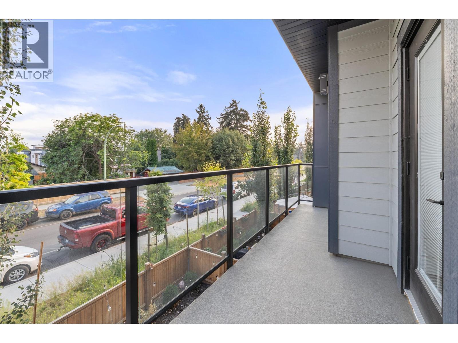 830 Glenwood Avenue Unit# 2, Kelowna, BC - Outdoor With Balcony With Exterior
