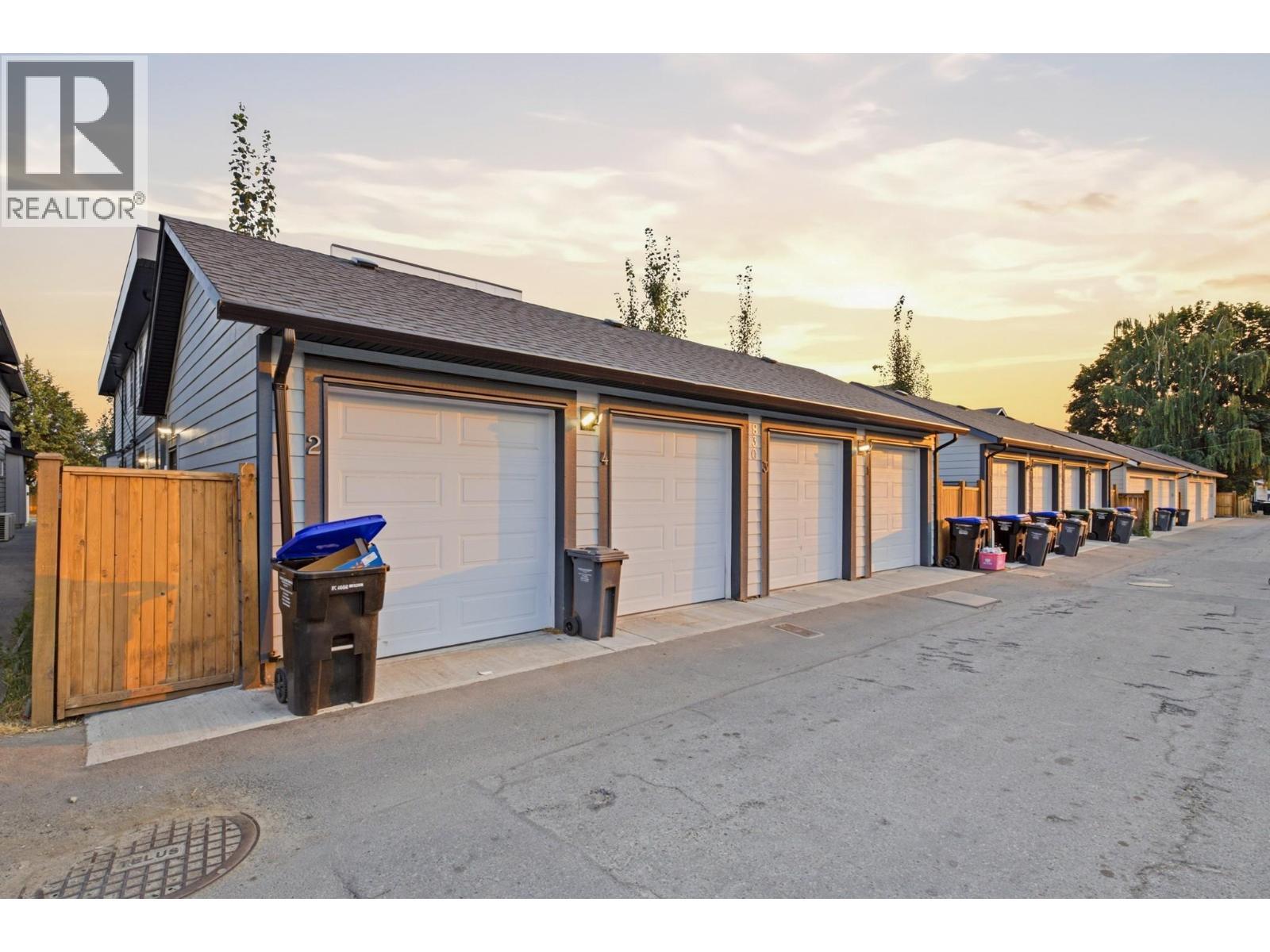 830 Glenwood Avenue Unit# 2, Kelowna, BC - Outdoor With Exterior