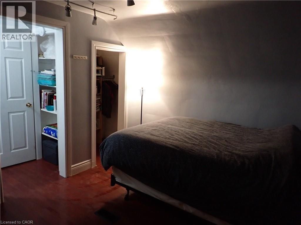 15 Blair Avenue, Hamilton, ON - Indoor Photo Showing Bedroom